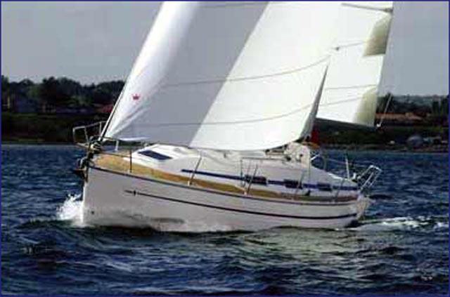 Book yachts online - sailboat - Bavaria 32 - EC- 32-02-G - rent