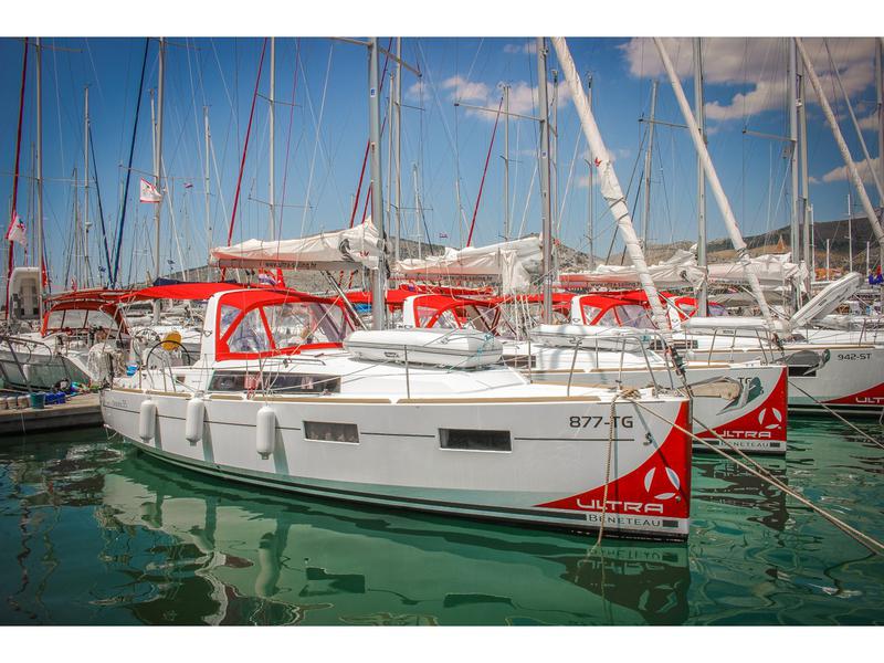 Book yachts online - sailboat - Oceanis 35 - DALMAR - rent