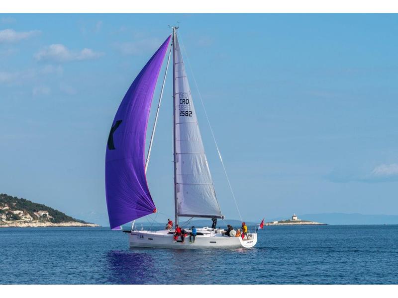 Book yachts online - sailboat - X-Yacht 4-3 - XAVIERA  - rent