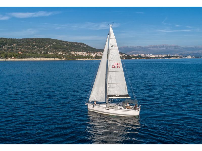 Book yachts online - sailboat - Xc 35 (2018) - LADY X  - rent