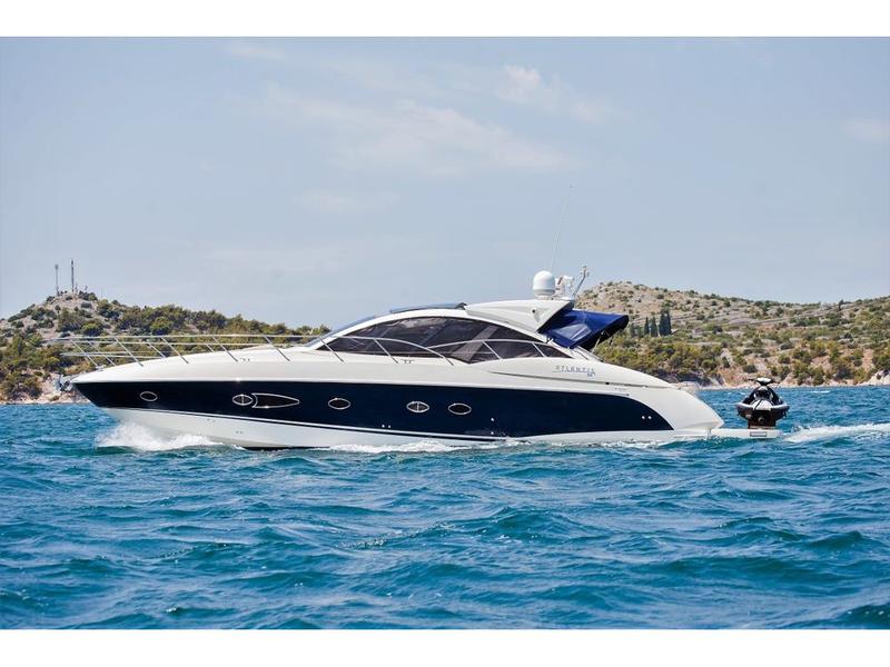 Book yachts online - motorboat - Azimut Atlantis 54 - Moonraker - rent
