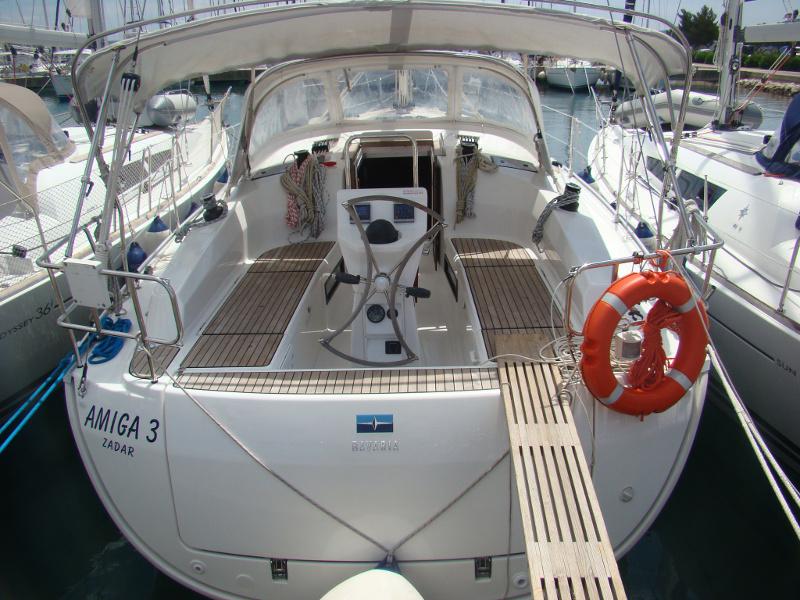 Book yachts online - sailboat - Bavaria Cruiser 36 - AMIGA 3 - rent