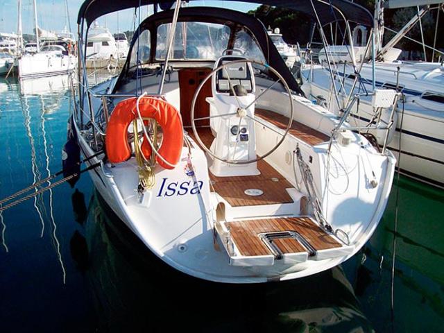 Book yachts online - sailboat - Bavaria 34 C - Issa - rent