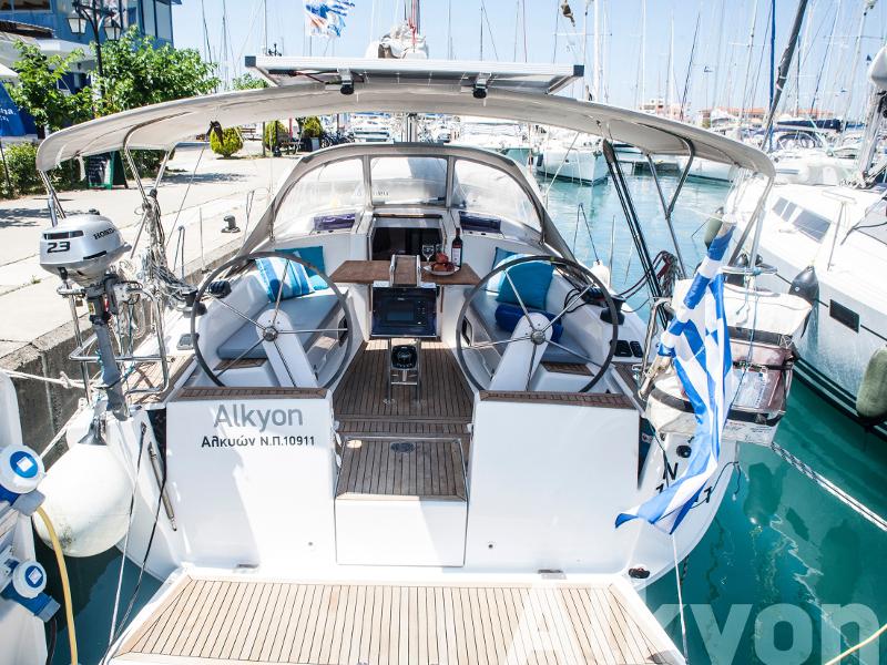 Book yachts online - sailboat - Hanse 345 - Alkion - rent
