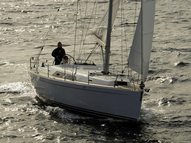 Book yachts online - sailboat - Hanse 400. - Flyer of Lorne - rent