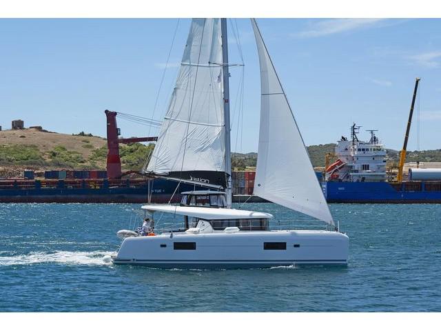 Book yachts online - catamaran - Lagoon 42 A/C &amp; GEN. - SALTY PEARL - rent