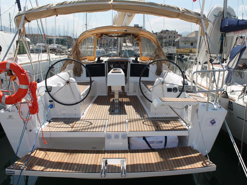 Book yachts online - sailboat - Dufour 382 - Venus Planet - rent
