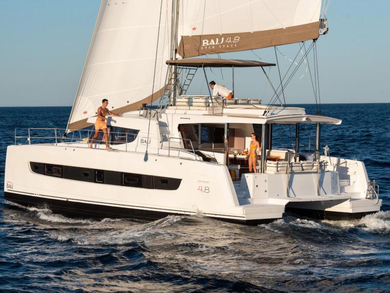 Book yachts online - catamaran - Bali 4.8 - Olea Crewed Elegant Pack - rent