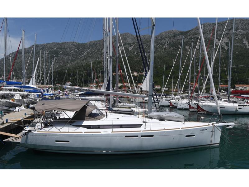 Book yachts online - sailboat - Sun Odyssey 419 - Euros - rent