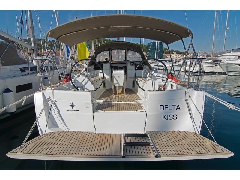 Book yachts online - sailboat - Sun Odyssey 389 - Delta Kiss - rent