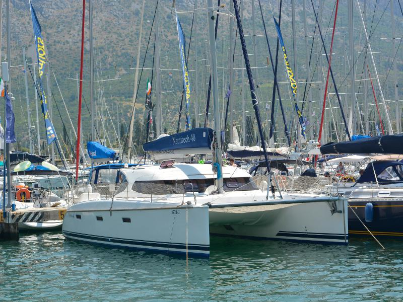 Book yachts online - catamaran - Nautitech 40 - Manuela - rent