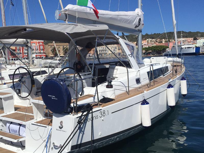 Book yachts online - sailboat - Oceanis 38 - Ánemos - rent