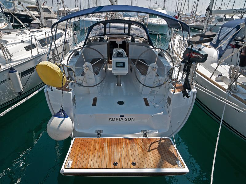 Book yachts online - sailboat - Bavaria 37 Cruiser - Adria Sun - rent