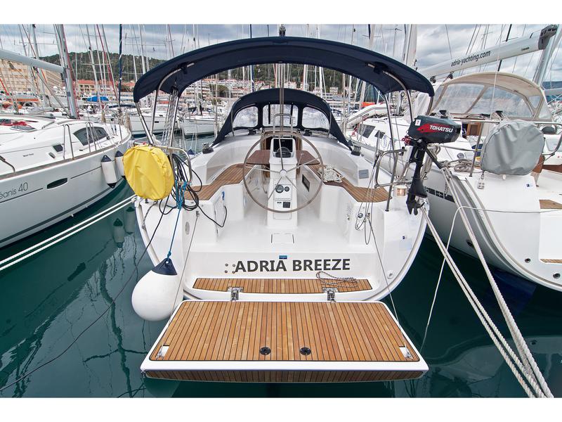 Book yachts online - sailboat - Bavaria Cruiser 33 - Adria Breeze - rent