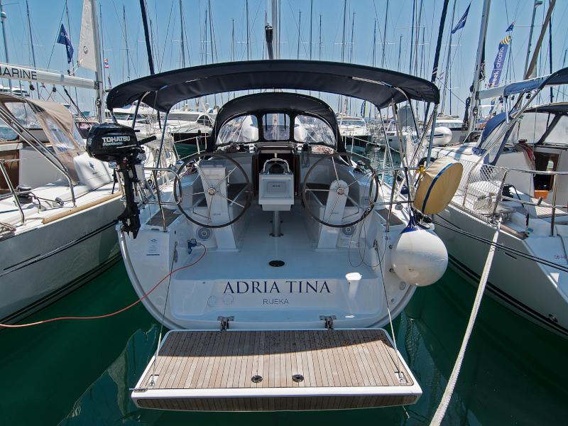 Book yachts online - sailboat - Bavaria Cruiser 34 - Adria Tina - rent