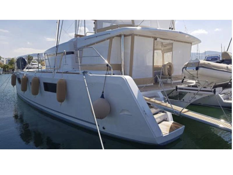 Book yachts online - catamaran - Lagoon 52 - 5 cabin version - Flo - rent