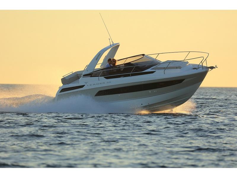 Book yachts online - motorboat - Jeanneau Leader 30 - Jeanneau Leader 30 (2018) - rent