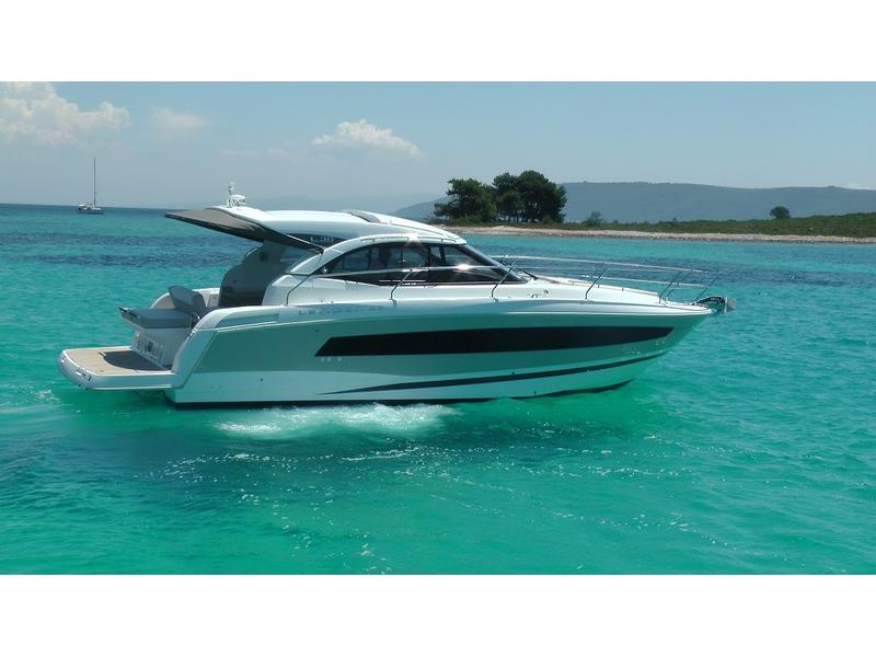 Book yachts online - motorboat - Jeanneau Leader 36 - Jeanneau Leader 36 ('17) - rent