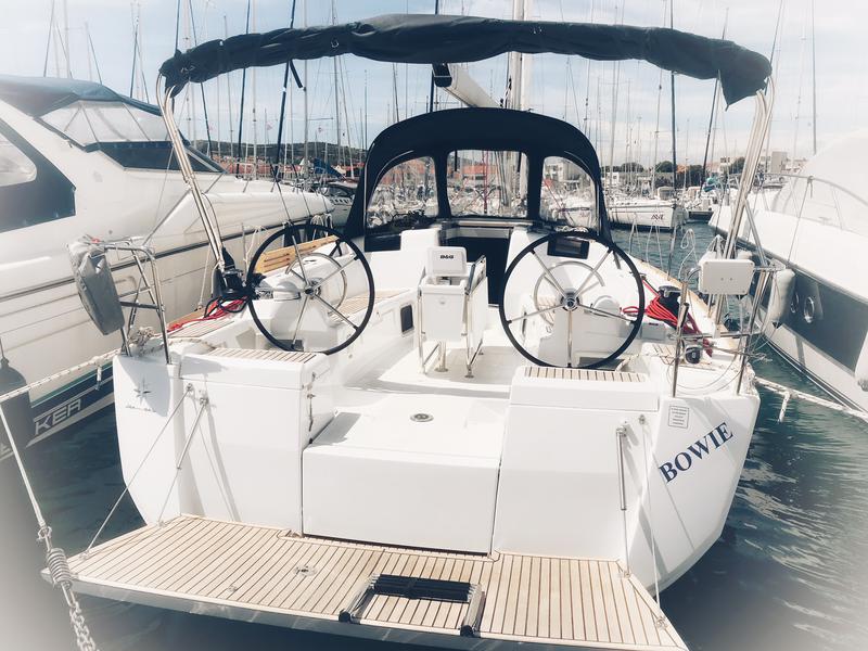 Book yachts online - sailboat - Sun Odyssey 419 - Bowie - rent