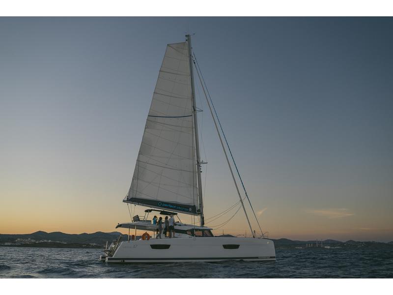 Book yachts online - catamaran - Fountaine Pajot 47 SAONA LUX (GEN,AC,WATERMAKER) - AquaSpirit - rent