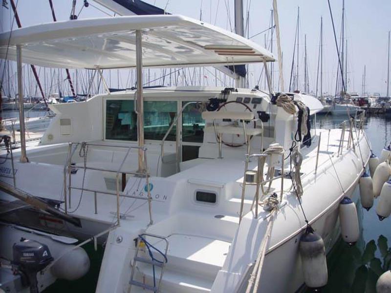 Book yachts online - catamaran - Lagoon 420 - Sofia VI - rent