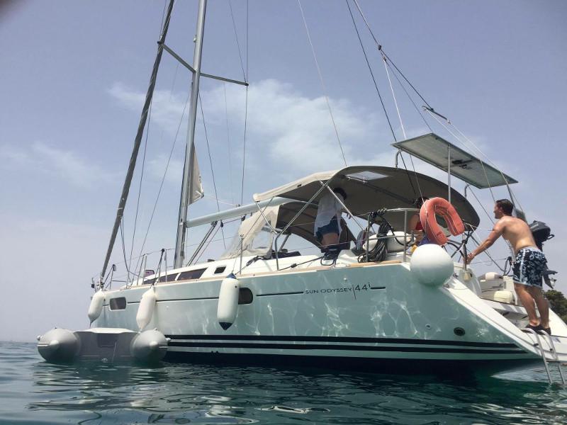 Book yachts online - sailboat - Jeanneau Sun Odyssey 44i - Ad Agio  - Bow &amp; Solar - rent