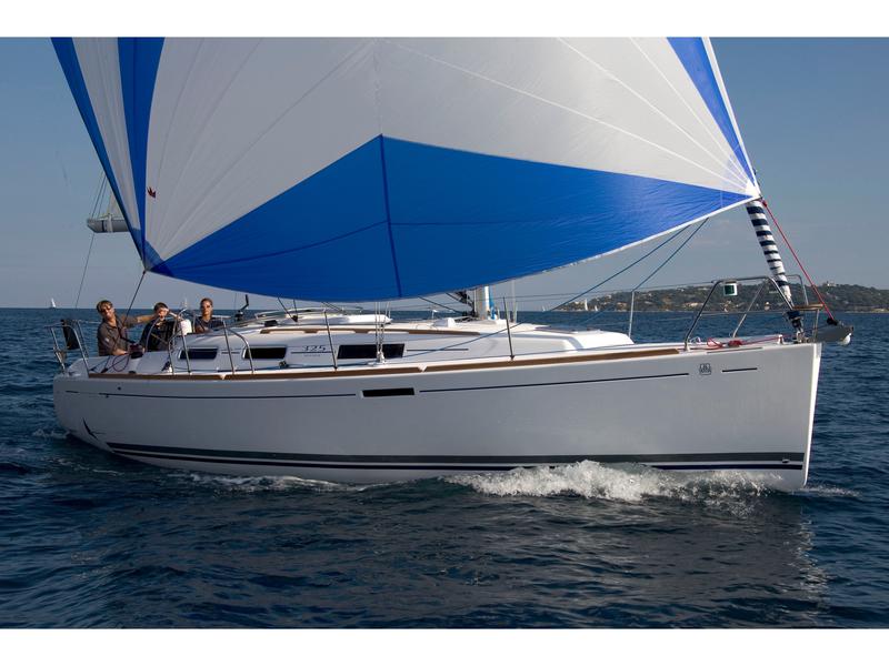 Book yachts online - sailboat - Dufour 325 - Bijoux - rent