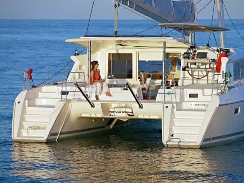 Book yachts online - catamaran - Lagoon 421 - DANURI - rent