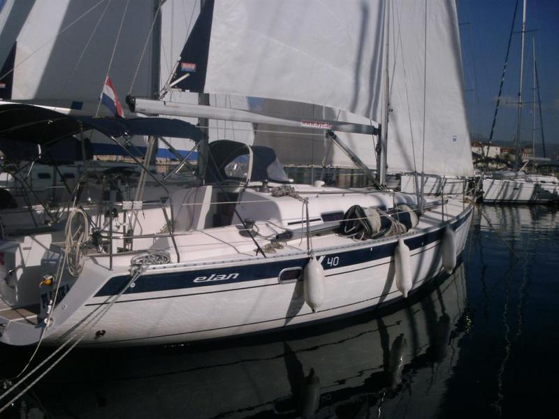 Book yachts online - sailboat - Elan 40 - PLANIKA - rent