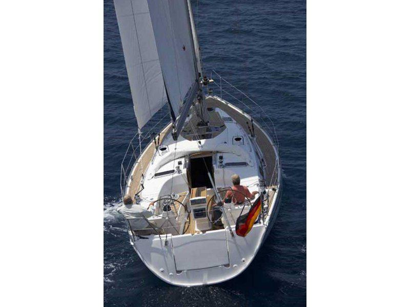 Book yachts online - sailboat - Bavaria 40 Cruiser - Sofoula - refit 2019 - rent