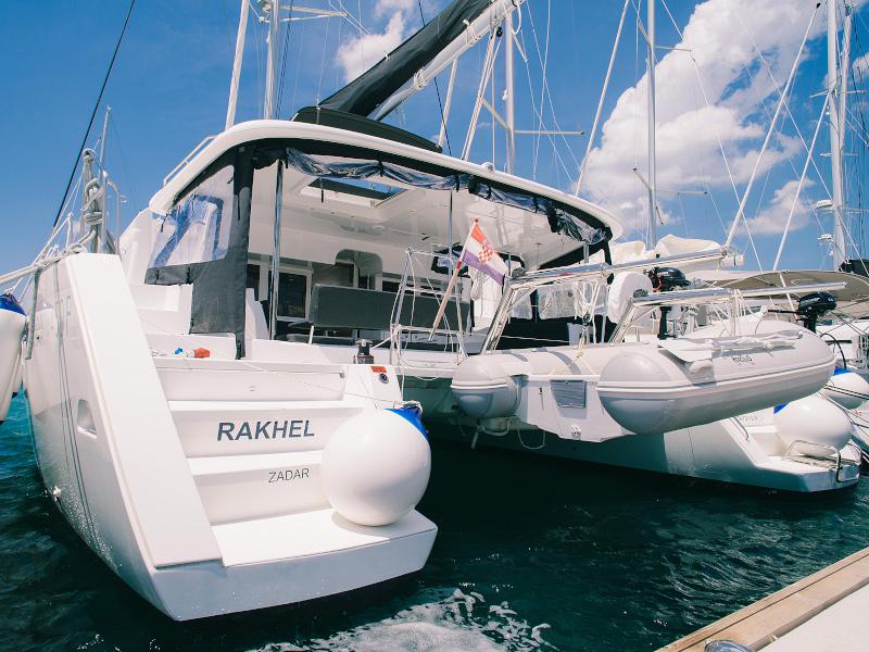 Book yachts online - catamaran - Lagoon 450  Flybridge - Rakhel - rent