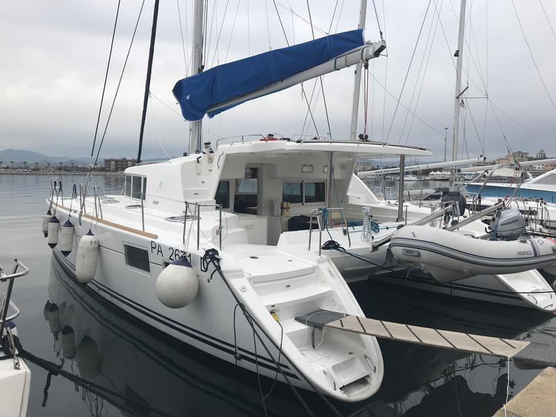 Book yachts online - catamaran - Lagoon 440 - Isis (Generator) - rent
