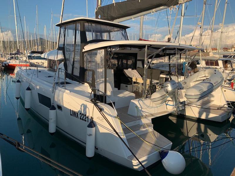 Book yachts online - catamaran - Lagoon 42 - Maisha (WM, Inverter, Solar Panels) - rent