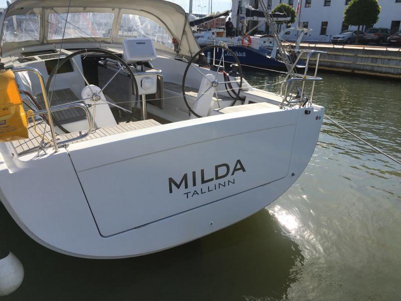 Book yachts online - sailboat - Hanse 385 - Milda - rent