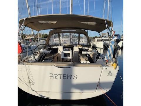 Book yachts online - sailboat - Dufour 390 Grand Large - Artemis - rent