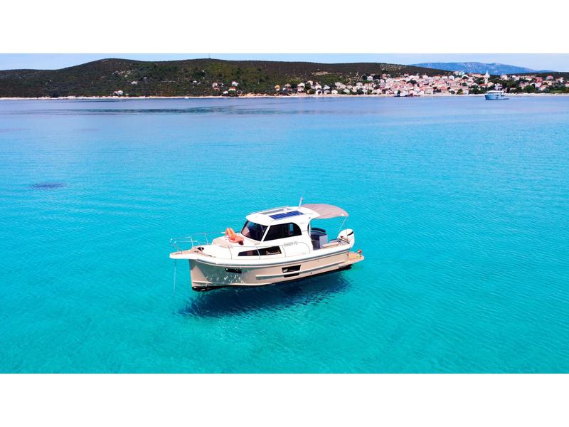 Book yachts online - motorboat - Leidi 800 - H8 - rent