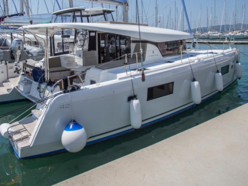 Book yachts online - catamaran - Lagoon 42 - Svea of Sweden - rent