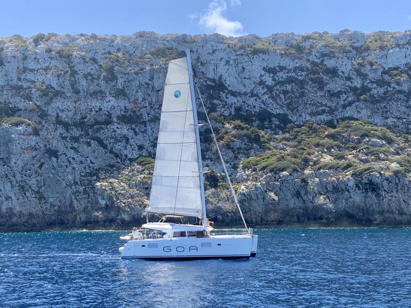Book yachts online - catamaran - Lagoon 400 S2 - Esmeralda - rent