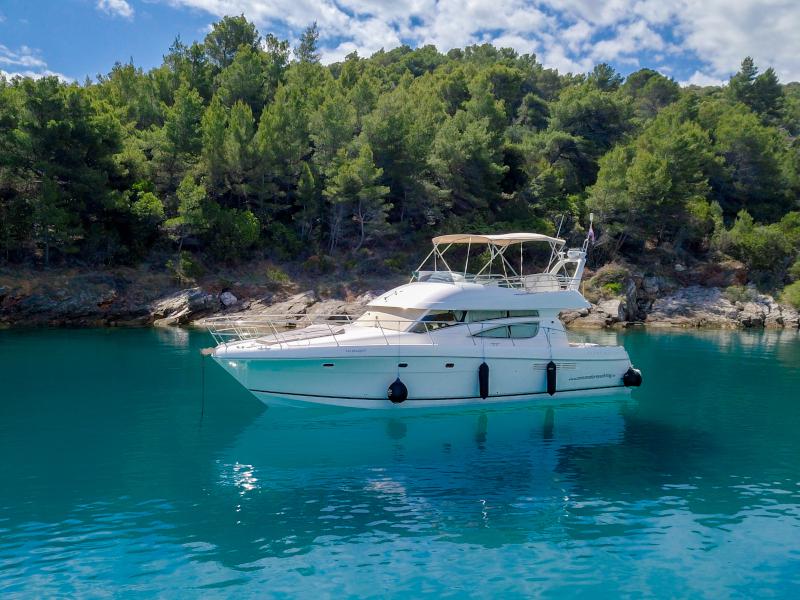Book yachts online - motorboat - Jeanneau Prestige 46 Fly - UNPLUGGED - rent