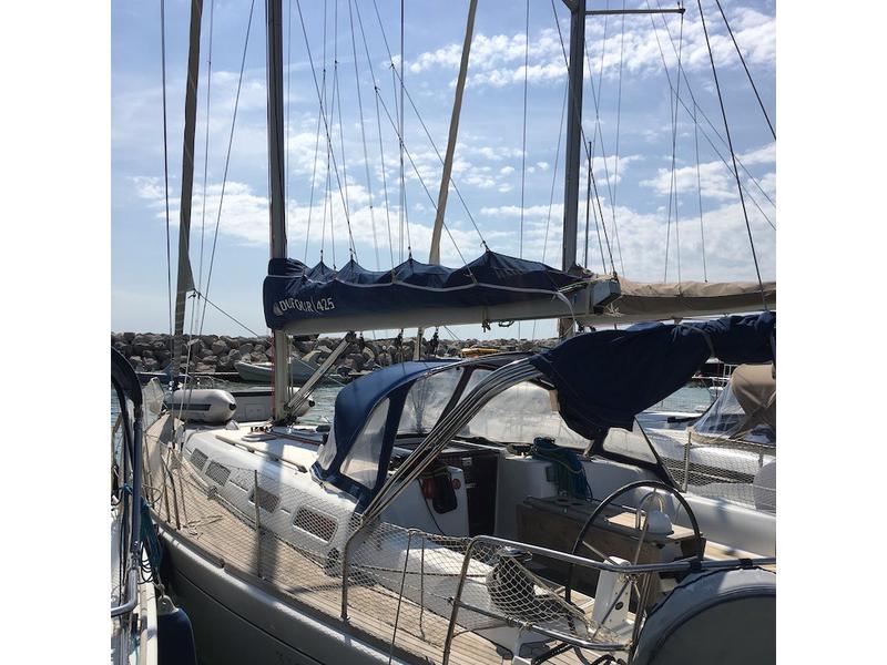 Book yachts online - sailboat - Dufour 425 - Surprise - rent