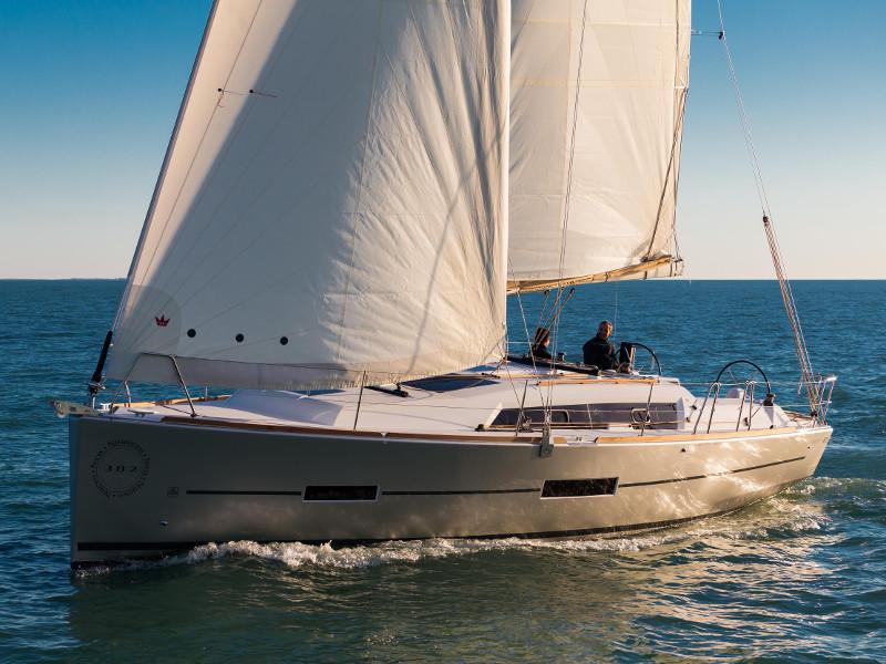 Book yachts online - sailboat - Dufour 382 GL - Peter Pan - rent
