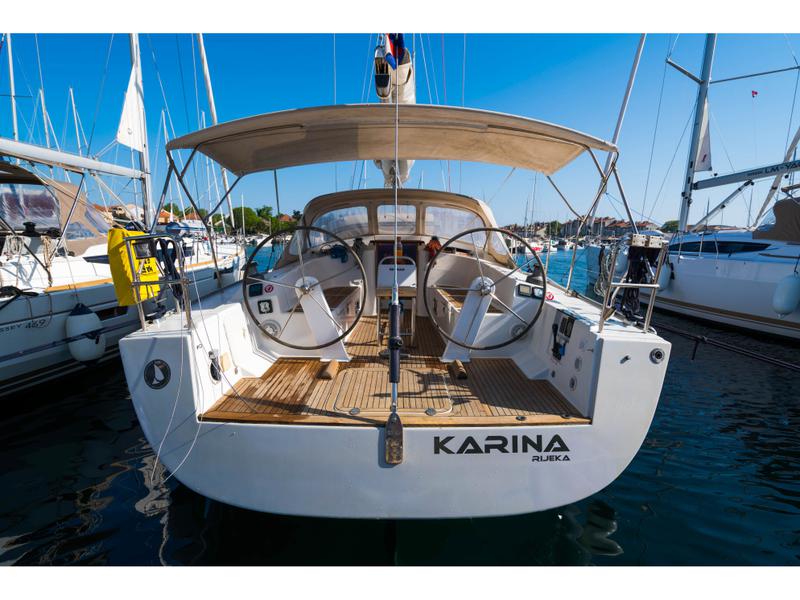 Book yachts online - sailboat - Hanse 430 - Karina (sails 2014) - rent