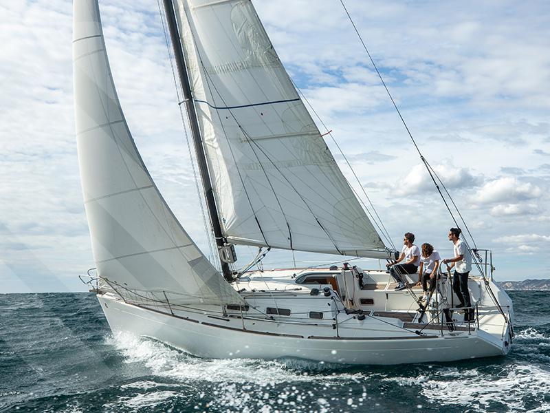Book yachts online - sailboat - First 34.7 - One - rent