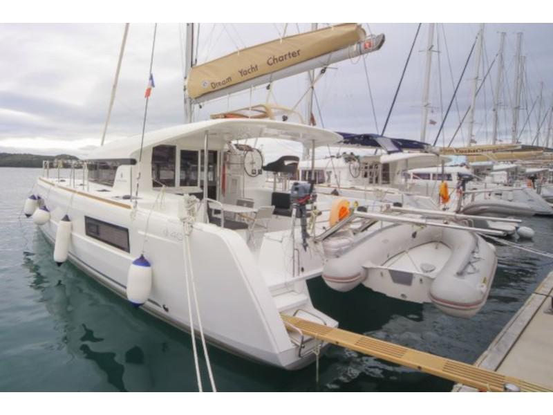 Book yachts online - catamaran - Lagoon 40 - Ocean King III - rent
