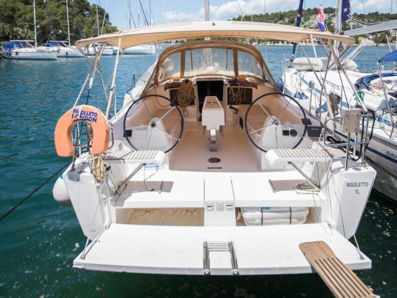 Book yachts online - sailboat - Dufour 382 Grand Large - Rigoletto - rent
