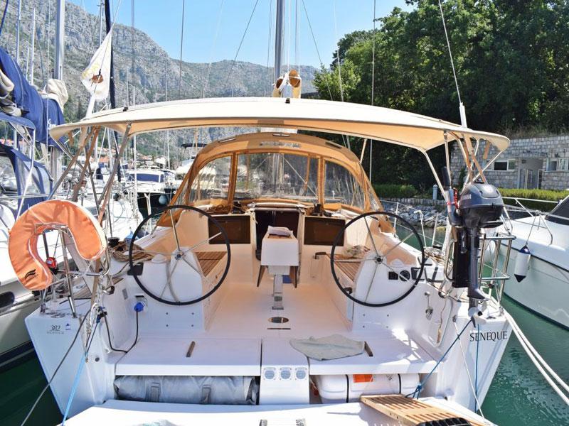 Book yachts online - sailboat - Dufour 382 Grand Large - Seneque - rent