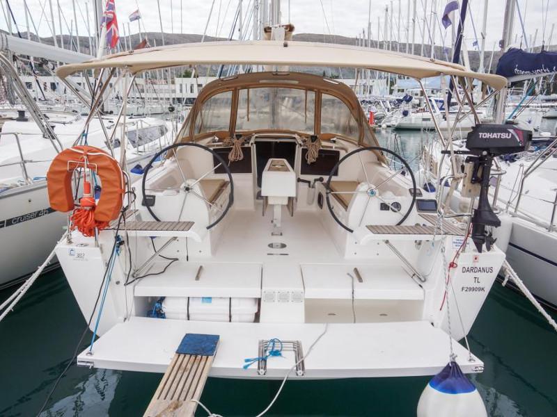 Book yachts online - sailboat - Dufour 382 Grand Large - Dardanus - rent