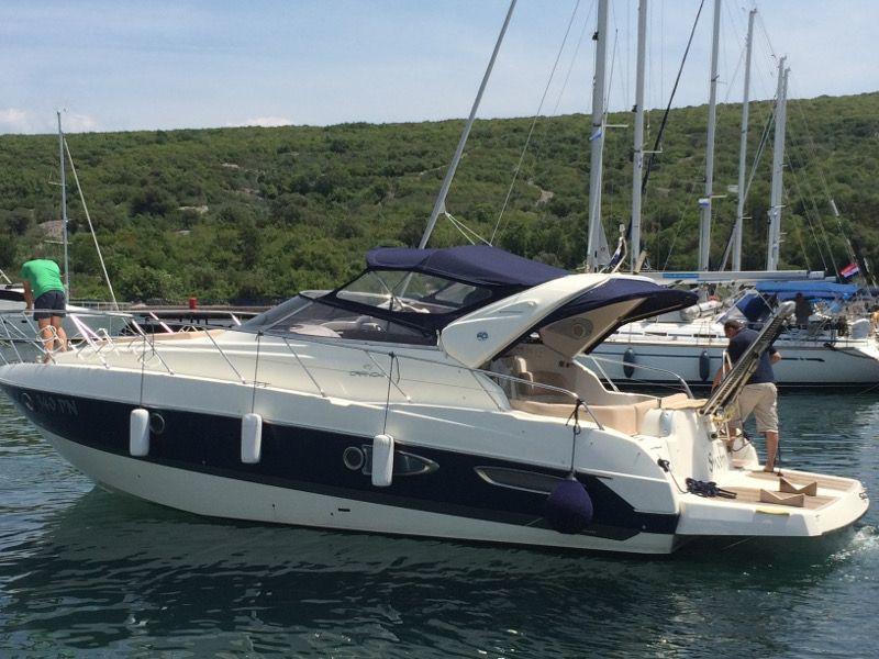 Book yachts online - motorboat - Cranchi Zaffiro 36 - Snoopy - rent