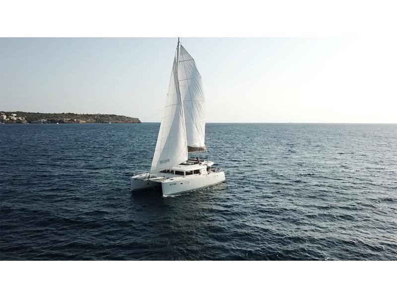 Book yachts online - catamaran - Lagoon 450 - Legend VLT-091 - rent
