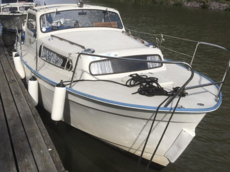 Book yachts online - motorboat - Albin 25 - Gota 1 - rent